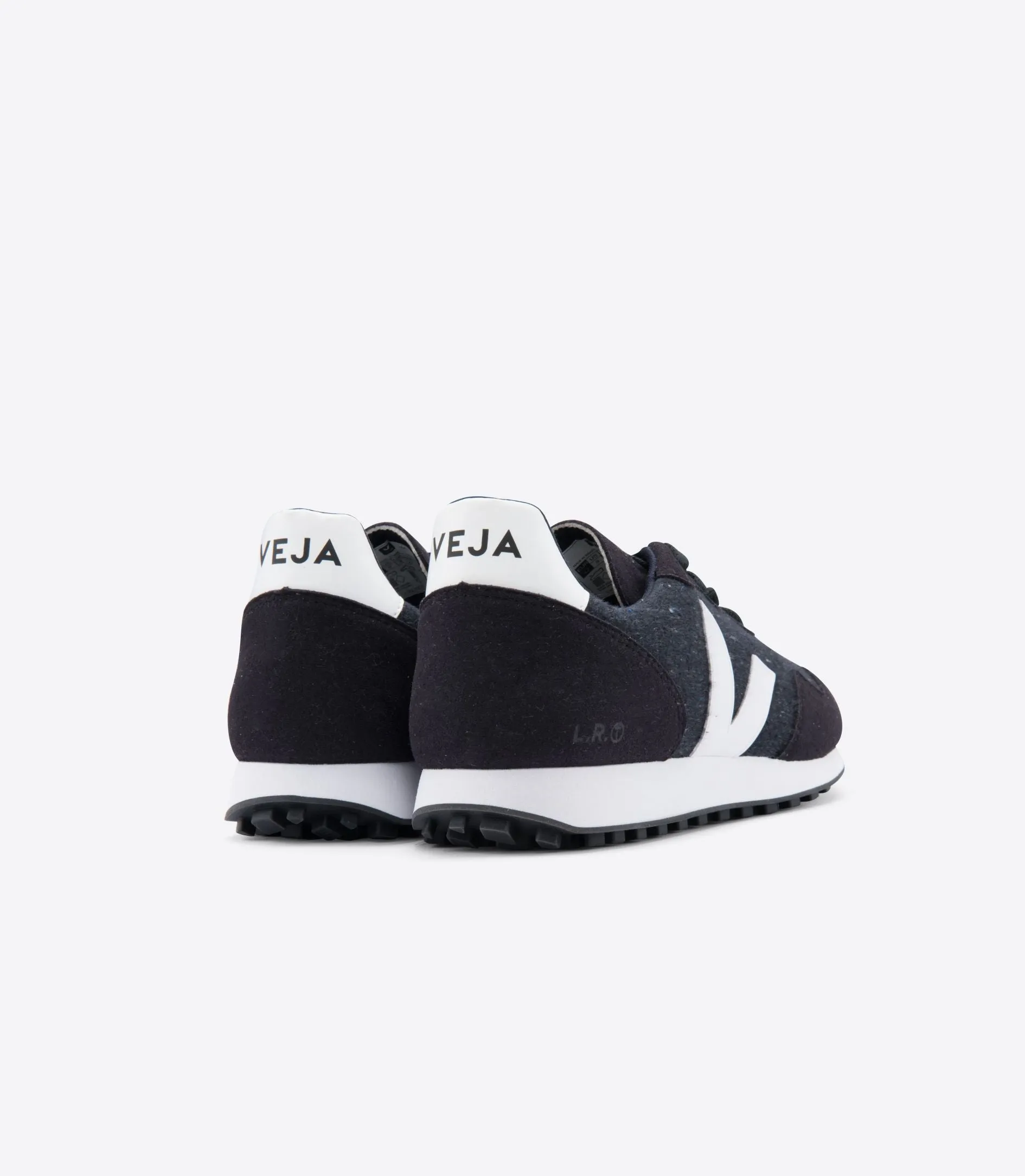 Veja - SDU REC in Flannel Dark White