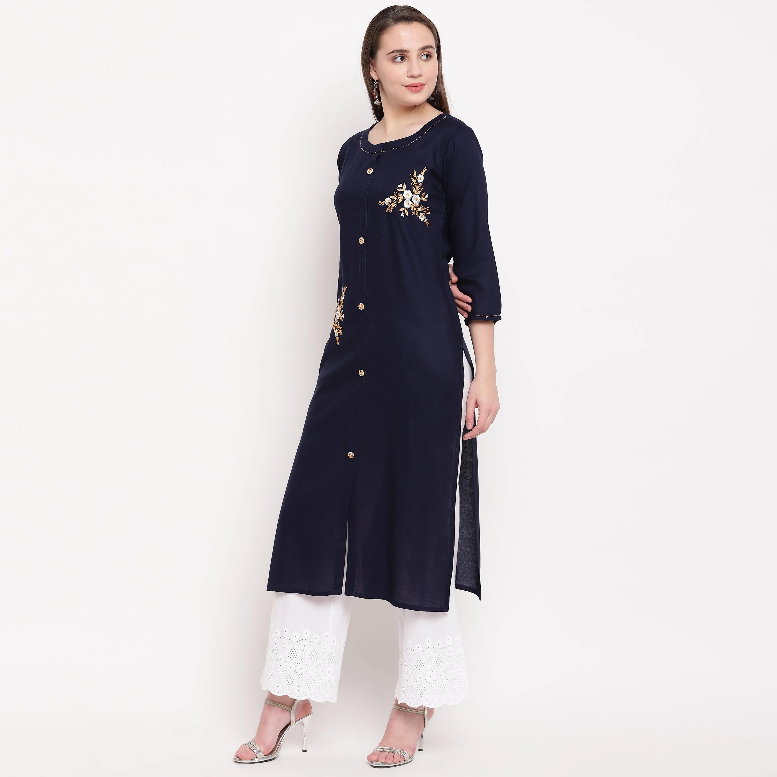 Women'S Embroidered/Solid Straight Rayon Blue Kurta (1Pc)